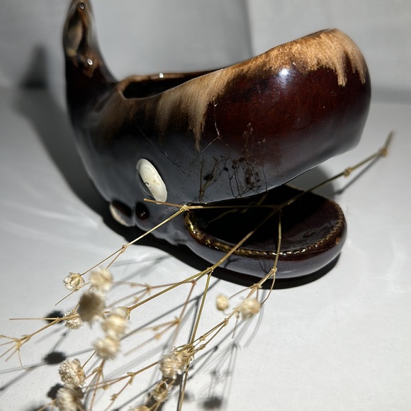 🔸🔺SOLD🔺🔸Vintage MCM Kitschy Redware Brown Drip Glaze Whale Planter - Picture 5 of 8